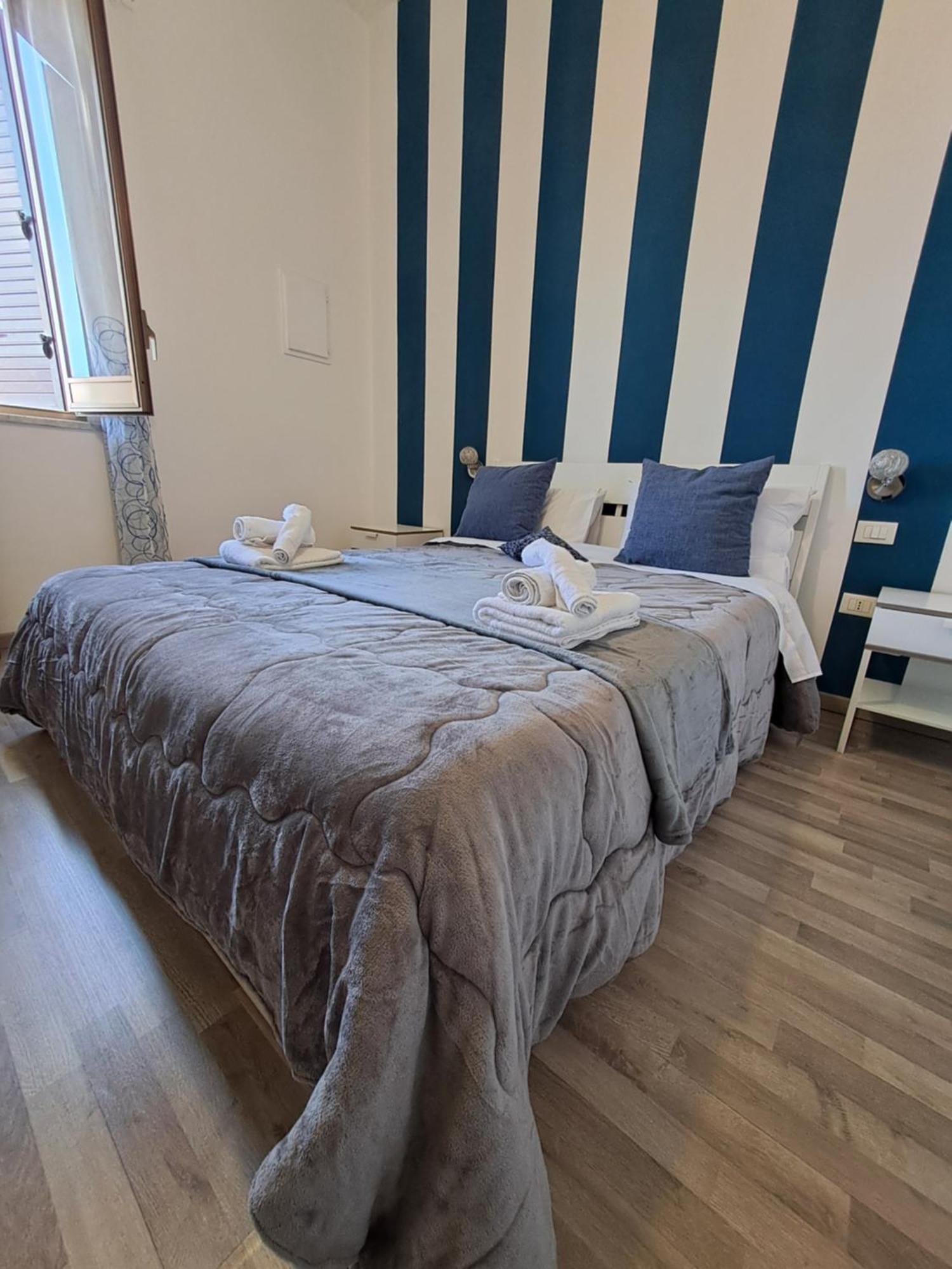 Bedroom La Stazione Palermo Bagian luar foto